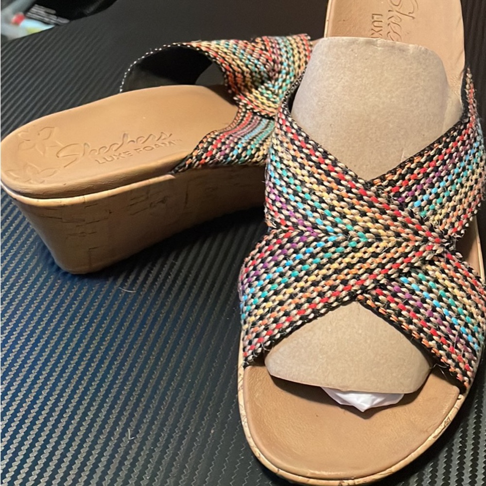 NEW Skechers Luxe Foam Wedge Sandals